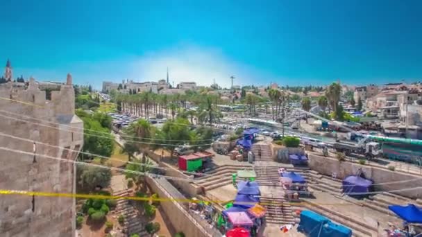 Flygfoto från Damaskus Gate eller Shechem Gate timelapse, en av portarna till den gamla staden Jerusalem, Israel — Stockvideo