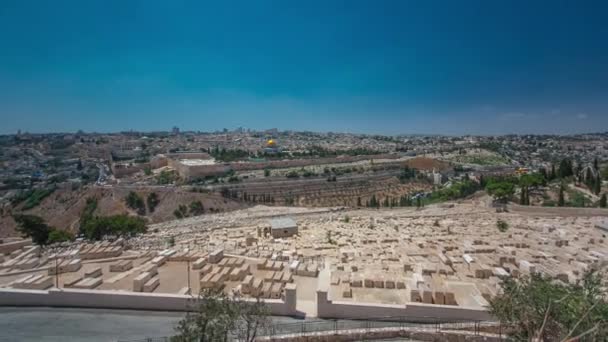 Η πανοραμική θέα στην Ιερουσαλήμ έχει παρέλθει με τον θόλο του βράχου από το όρος των Ελαιών. — Αρχείο Βίντεο