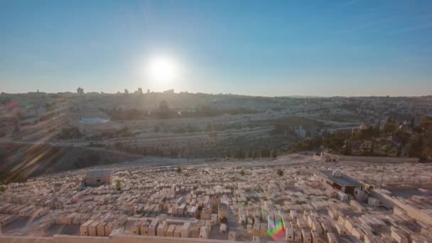 Jerusalém vista panorâmica sobre a cidade ao pôr do sol timelapse com a Cúpula da Rocha do Monte das Oliveiras . — Vídeo de Stock