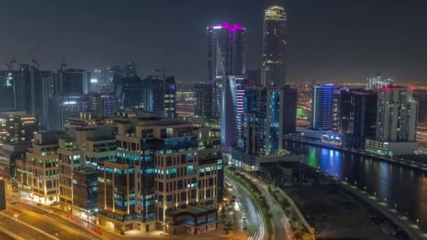 Bay Square nocy timelapse z mieszanego użytku i niski wzrost złożonych budynków biurowych znajdujących się w Business Bay w Dubaju — Wideo stockowe