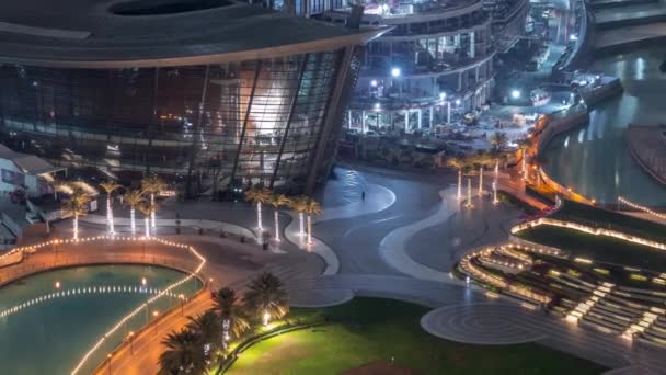 Dubaj Opera se nachází v centru města je zářivé centrum kultury a umění v Dubaji noc timelapse — Stock video