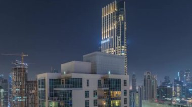 Dubai gökdelenleri iş sahasındaki aydınlatmalı bölge gece zaman çizelgesi.