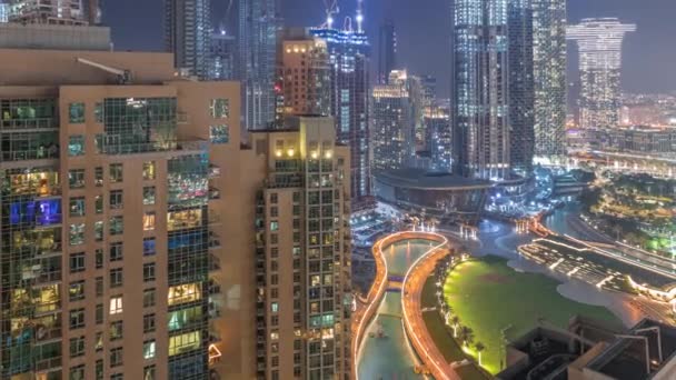 Ουρανοξύστες ουρανοξύστες ορίζοντα στο Ντουμπάι στο κέντρο της πόλης το βράδυ εναέρια timelapse. — Αρχείο Βίντεο