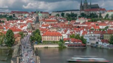Charles Köprüsü ve Prag Kalesi timelapse, Köprü kulesinden görünüm, Çek Cumhuriyeti