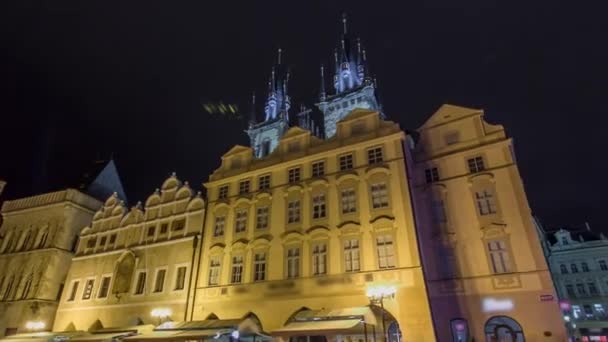 Prag'da büyülü Old Town Square timelapse hiperlapse gece aydınlatmaları — Stok video