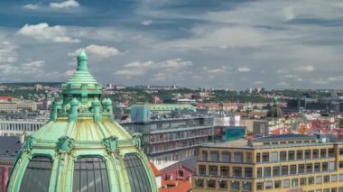Prag timelapse yükseklikte Toz Kulesi görünümü. Tarihi ve kültürel anıt