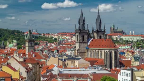 Uitzicht vanaf de hoogte poeder toren in Praag timelapse. Historisch en cultureel monument — Stockvideo