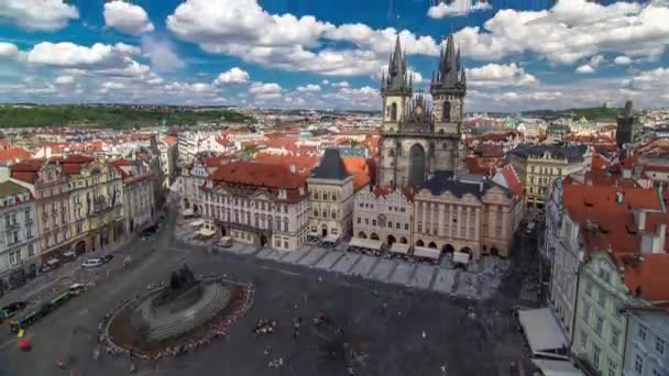 プラハの旧市街広場のタイムラプス, チェコ共和国.それは最もよく知っている都市広場スタロメストカの名前です . — ストック動画