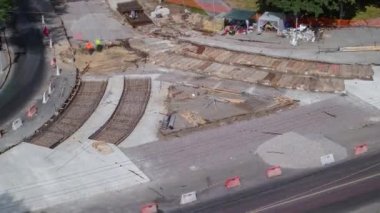 Tramvay rayları onarımı ve bakım hava zaman ayarlı yol inşaatı.