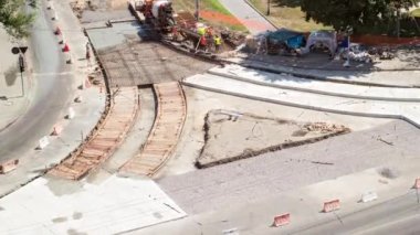 Tramvay rayları onarımı ve bakım hava zaman ayarlı yol inşaatı.
