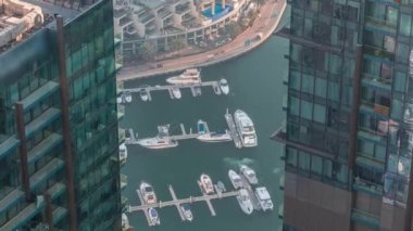 Dubai Marina Rıhtım Sahil Alanı, Dubai, BAE.