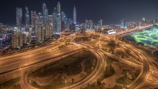 Dubai Marina karayolu kavşağı spagetti kavşağı gece zaman aşımı — Stok video