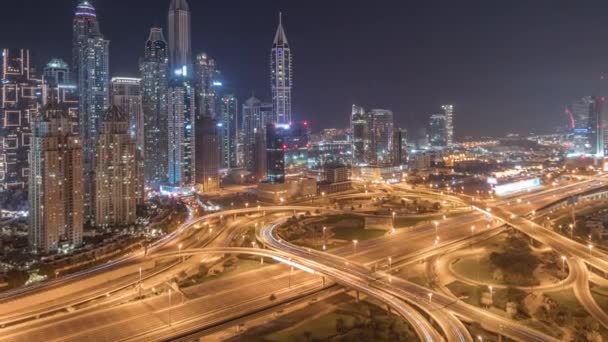 Autostrada Dubai Marina incrocio spaghetti giunzione tutta la notte timelapse — Video Stock