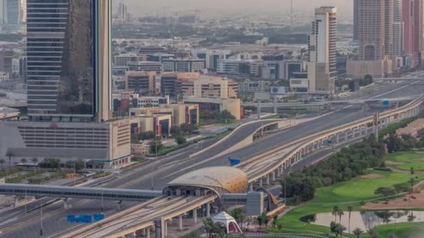 Vista aérea da Sheikh Zayed Road em Dubai Internet Cidade da Internet timelapse — Vídeo de Stock