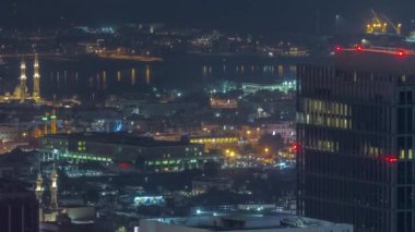 Dubai şehrinde ki apartman ve villaların havadan görünümü gece saati, Birleşik Arap Emirlikleri