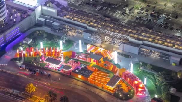 Gate Avenue baru promenade malam udara tiLapse, terletak di pusat keuangan internasional Dubai. — Stok Video