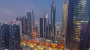 Dubai 'nin finans merkezi, gece gündüz gökdelenleri, Dubai, Birleşik Arap Emirlikleri.