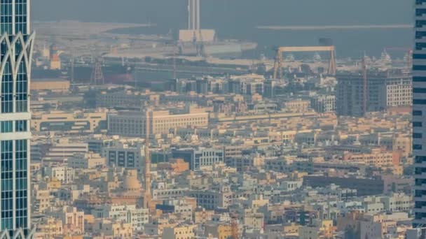 Flygvy över lägenhetshus och villor i Dubai City Timelapse, Förenade Arabemiraten — Stockvideo