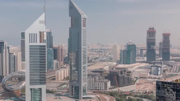 La vista de Emirates Towers y Sheikh Zayed en el timelapse aéreo — Vídeo de stock