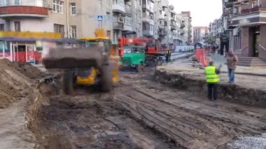 Endüstriyel makine çalışma yapımı sitesi timelapse bina. Buldozer ve yere çalışma vinç