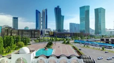 Yeni iş bölgesinde timelapse Kazakistan Astana'nın başkenti çatı üzerinden.