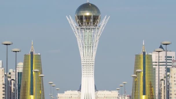 The city of Nur-Sultan timelapse, symbol of the city - Baiterek area. Astana, Kazakhstan — стоковое видео