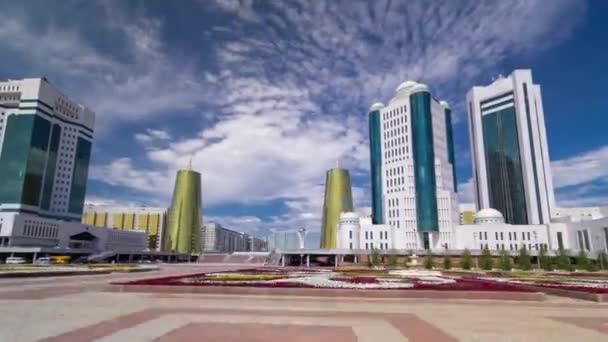 Az épület, a szenátus, a kormány a Kazah Köztársaság timelapse hyperlapse, Astana — Stock videók