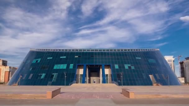 Universidade Nacional de Artes do Cazaquistão hiperlapso temporal. Astana, Cazaquistão — Vídeo de Stock