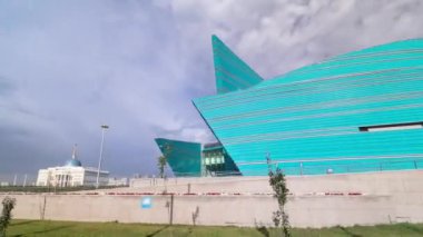 Kazakistan Merkez Konser Salonu zaman aşımına uğradı. Başkent yapısının en büyük konseri.