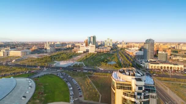 Vista elevata sul centro della città e sul tramonto centrale del quartiere degli affari Timelapse, Asia centrale, Kazakistan, Astana — Video Stock
