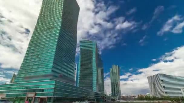 Nurzhol Boulevard timelapse hyperlapse. Moderna nya kontorsbyggnaden är huvudstaden i republiken. Astana, Kazakstan. — Stockvideo