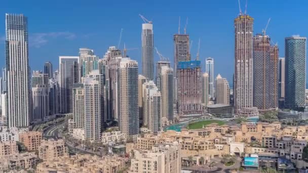 Φουτουριστικό εναέριο αστικό τοπίο timelapse με σύγχρονη αρχιτεκτονική του Ντουμπάι στο κέντρο της πόλης, Ηνωμένα Αραβικά Εμιράτα. — Αρχείο Βίντεο