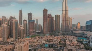 Dubai Şehir Merkezi Sabah Zaman Çizelgesi En yüksek gökdelen ve diğer kuleleri ile