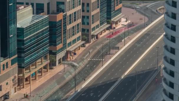 Bay Square okresní timelapse se smíšeným použitím a nízkým vzestupem komplexních kancelářských budov se nachází v Business Bay v Dubaji — Stock video