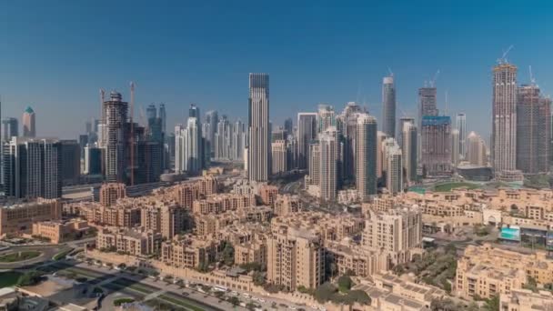 Zeitraffer Dubai Downtown mit höchstem Wolkenkratzer und anderen Türmen — Stockvideo