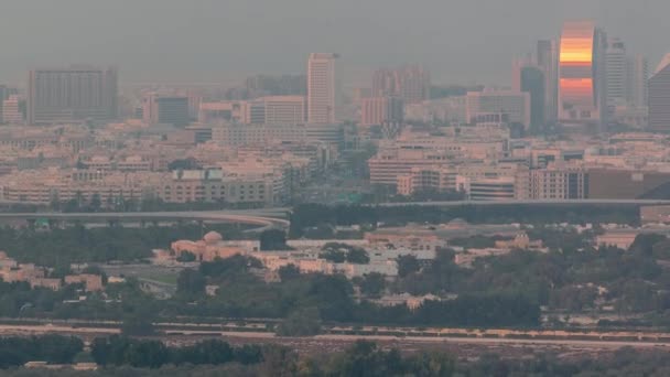 Skyline of the Dubai stad med moderna skyskrapor i Deira och Zabeel distrikt antenn timelapse — Stockvideo