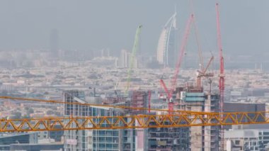 Dubai iş sahası kulelerinin modern mimarisi ile Skyline. Hava görünümü