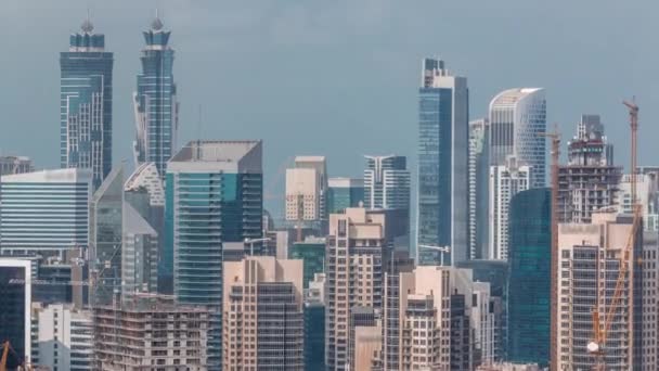 Skyline met moderne architectuur van Dubai business bay torens timelapse. Luchtzicht — Stockvideo