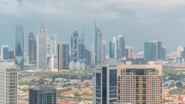 Δρόμοι των ουρανοξύστες στην οικονομική περιοχή και επιχειρηματικό κόλπο στο Ντουμπάι εναέρια timelapse. — Αρχείο Βίντεο