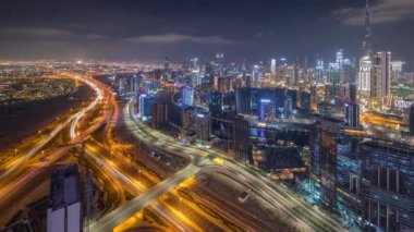 Panorama, Dubai 'nin ufuk çizgisini iş sahası ve şehir merkezi zaman çizelgesiyle gösteriyor..