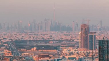 Dubai Şehir Merkezi gökdelenler silsilesi en yüksek kule zaman aralığında. BAE