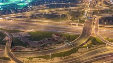 JLT ve Dubai Marina arasındaki kavşakta büyük bir kavşak var..