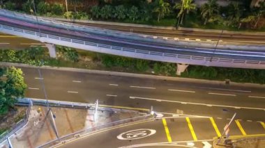 Finans kentsel timelapse, hong kong şehir içinde yoğun trafik gecenin Üstten Görünüm