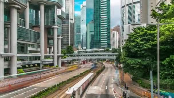 Timelapse de tráfico de Hong Kong cerca de la torre de lipo en el Distrito Central de Hong Kong . — Vídeo de stock