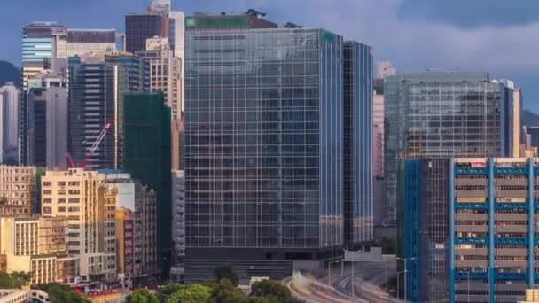 Top widok z powietrza ruchliwego dnia ruchu w finansach miejskich timelapse, hong kong miasta — Wideo stockowe