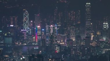 Fei ngo shan Kowloon Peak gece timelapse Hong Kong cityscape silueti.