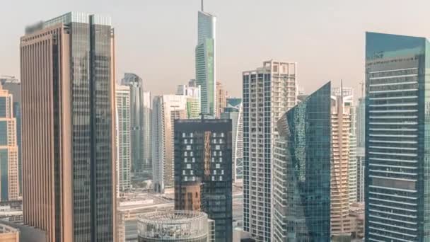 Ντουμπάι Μαρίνα Skyline με ουρανοξύστες περιοχή JLT σε φόντο εναέρια timelapse. — Αρχείο Βίντεο