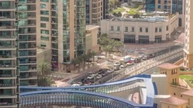 JBR ve Dubai Marina gökdelenleri, deniz kenarındaki gökdelenler, tüm gün boyunca havadan izlenen apartmanlar.