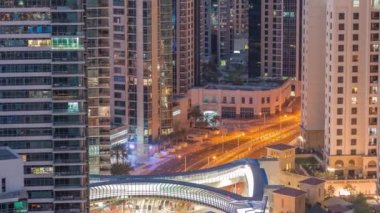 JBR ve Dubai Marina gökdelenleri, deniz kenarındaki gökdelenler, gece gündüz gökdelenler.