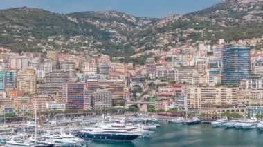 Monte Carlo şehir hava panorama timelapse. Lüks Yatlar ve daireler Monako harbor, Cote dazur görünümünü.